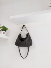 Load image into Gallery viewer, Leather cross-boby bag made of italian Black leather. Silvie leather shoulder bag