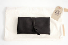 Load image into Gallery viewer, Cris leather wallet black color. Customizable wallet with your initials