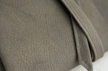 Load image into Gallery viewer, Wallet Cris, leather wallet color grey leather wallet for women. Cris LEATHER WALLET