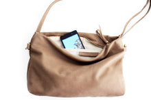 Load image into Gallery viewer, Silvie Leather crossbody bag, SHOULDER BAG made of italian leather light brown / taupe
