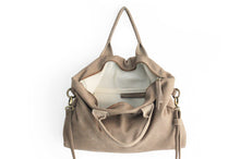 Load image into Gallery viewer, Leather crossbody bag, made of italian leather. Silvie leather shoulder bag