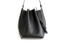 Load image into Gallery viewer, Bucket bag, shoulder bag made of saffiano printed leather, black color. Chiara leather bucket bag