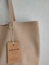 Load image into Gallery viewer, TOTE bag made entirely of Italian leather. Basic Anita bag leather version.