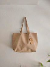 Load image into Gallery viewer, TOTE bag made entirely of Italian leather. Basic Anita bag leather version.