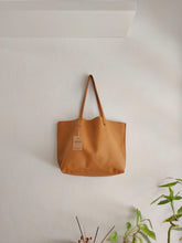 Load image into Gallery viewer, TOTE bag made entirely of Italian leather. Basic Anita bag leather version.