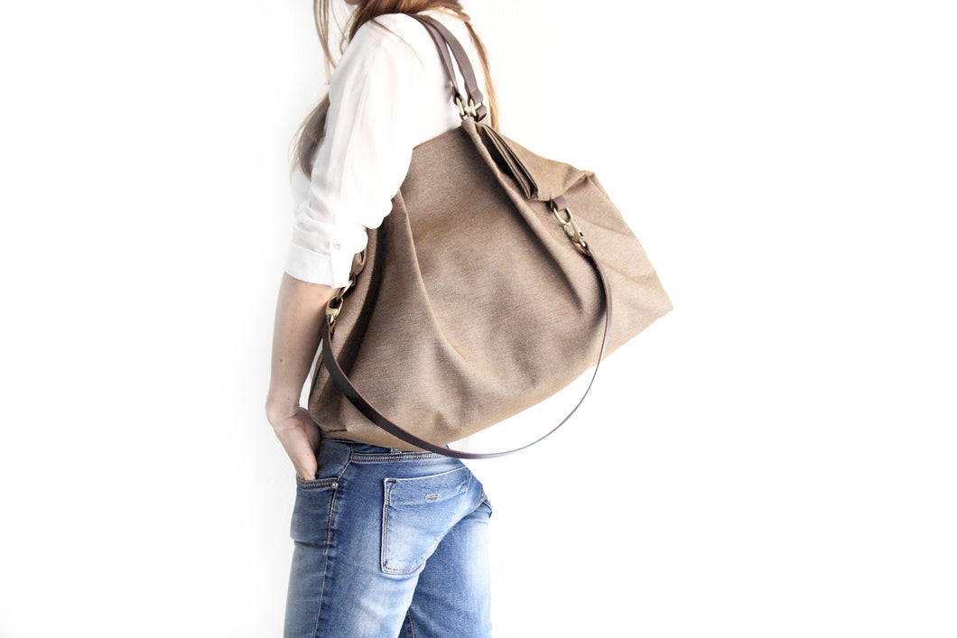 Susy Canvas and leather shoulder bag, made of water resistant canvas and leather