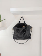 Load image into Gallery viewer, Leather crossbody bag, made of italian leather. Silvie leather shoulder bag