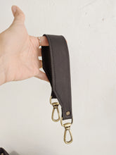 Load image into Gallery viewer, Leather cross-boby bag / SHOULDER BAG made of italian leather. Silvie leather shoulder bag