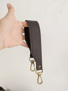 Leather cross-boby bag made of italian Black leather. Silvie leather shoulder bag
