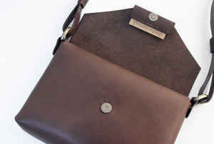 Crossbody bag made of italian leather, vegetable tanned. Gloria bag