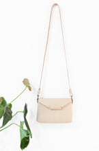 Load image into Gallery viewer, Crossbody bag made of italian leather, vegetable tanned. Gloria bag