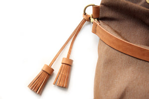 Canvas and leather shoulder bag, made of WATER RESISTANT fabric brown and leather. Susy shoulder bag