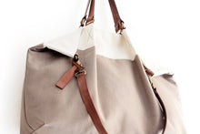 Load image into Gallery viewer, Weekend bag bicolor, canvas and leather bag, bicolor. Personalized with your name