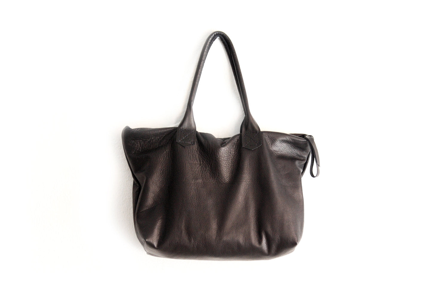 Mia leather shoulder bag hotsell